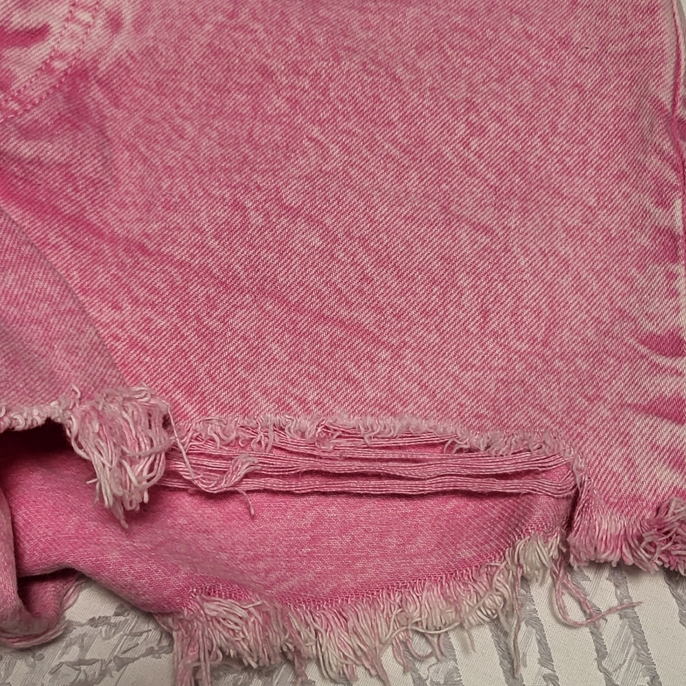 SOLD "      Zara Distress Pink Jean Shorts 26 - Picture 8 of 9